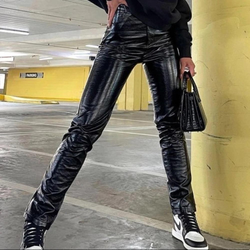 White fox shiny black faux leather pants - Picture 5 of 10